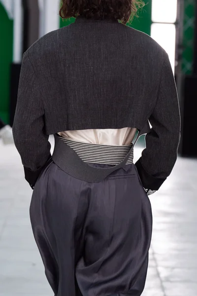 Look 19